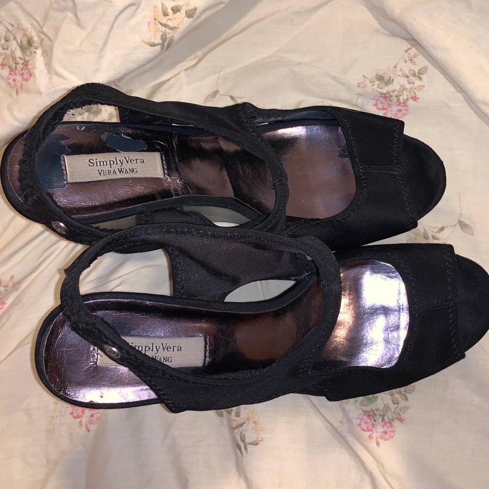 Vera Wang Black Wedges